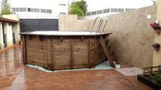 Piscina de madera octogonal 6×4 × 1.46 de alto .