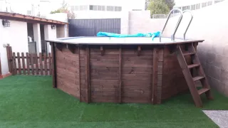 Piscina de madera octogonal 6×4 × 1.46 de alto .