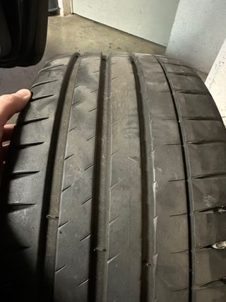 1 Neumático Michelin PS4S 235/35/19 91Y