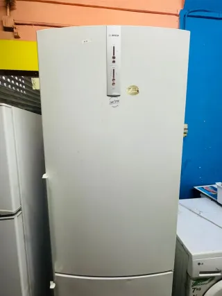 Nevera Bosch 2m alto, 70cm ancho