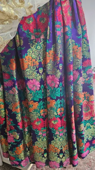 Vestido de fallera, 2 corpiños, los zapatos