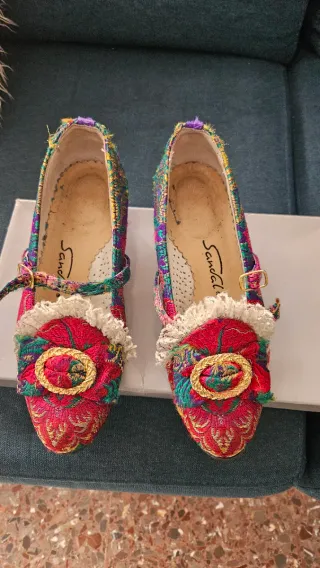 Vestido de fallera, 2 corpiños, los zapatos