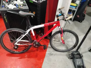 Bicicleta BH Coronas Roja y Blanca