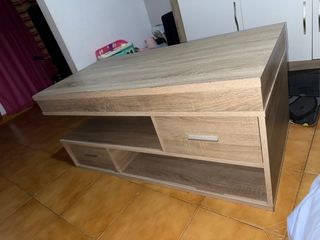 Sofá + mueble + mesa