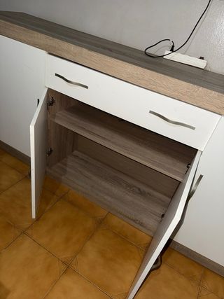 Sofá + mueble + mesa