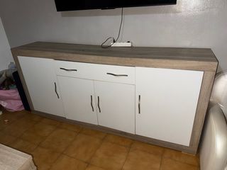 Sofá + mueble + mesa