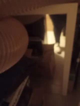 Cajón de entrada blanco y gris