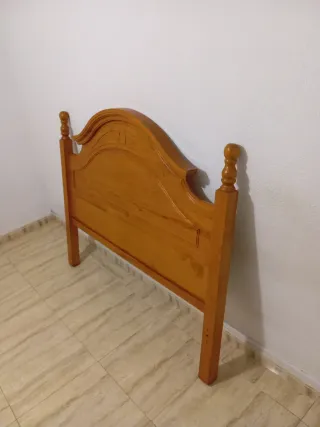 Cabecero de cama de madera
