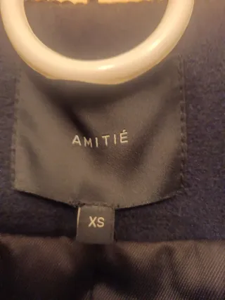 Abrigo azul marino estilo militar