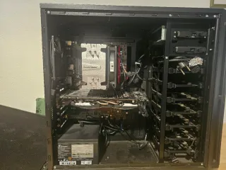 Ordenador sobremesa negro.intel core i7- 7700k.