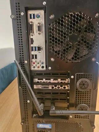 Ordenador sobremesa negro.intel core i7- 7700k.