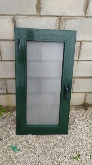 Ventana en muy buen estado.