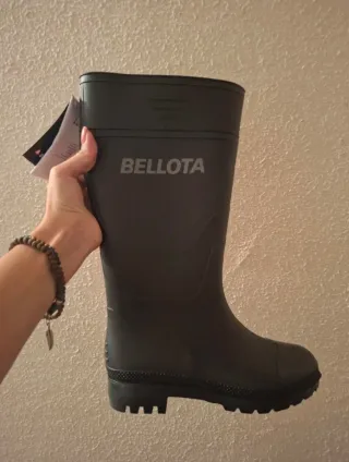 Bota de agua Bellota verde oliva