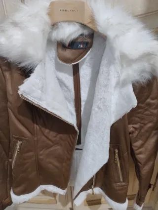 Giacca Zuiki donna marrone con pelliccia bianca