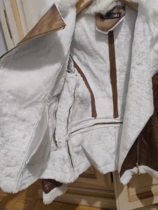 Giacca Zuiki donna marrone con pelliccia bianca