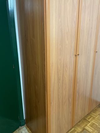 Armario de madera