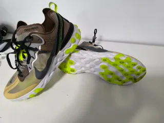 Zapatillas Nike  modelo React Element 87 Talla 43.