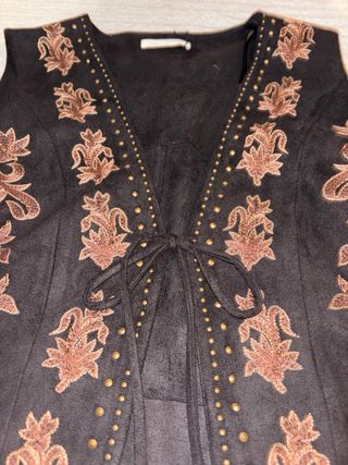 Chaleco Zara bordado negro talla M