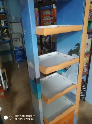 Estantería con ruedas y baldas