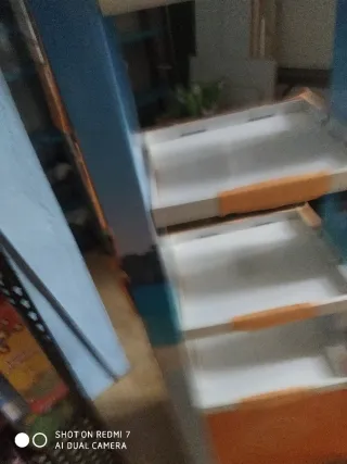 Estantería con ruedas y baldas