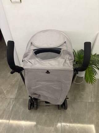 Carro de bebé tipo bastón gris