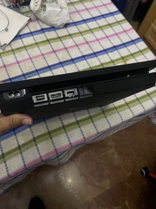 PS4 Slim 1TB + Hen + Mando de regalo