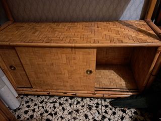 Libreria bambù e rattan