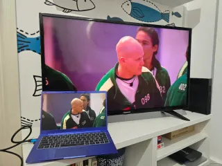 Panasonic TV 40” Full HD – estado impecable