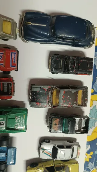 Lotto 12 modellini auto d'epoca e da corsa