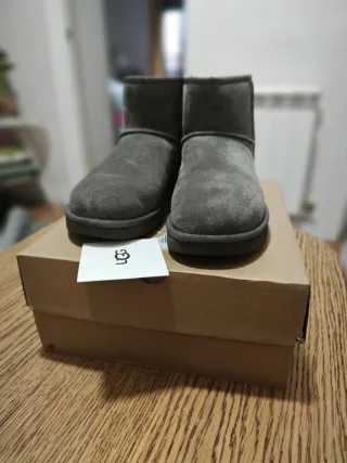 Botas UGG grises