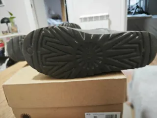 Botas UGG grises