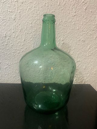 Jarrón de vidrio verde