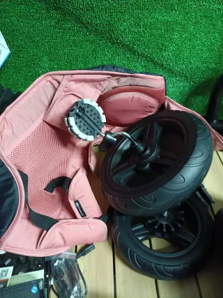 Triciclo Kinderkraft Aveo Plegable Rosa hasta 25Kg