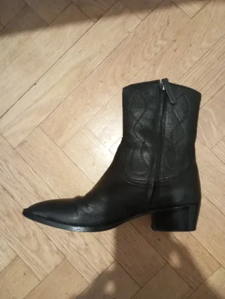 Botas de cuero negras
