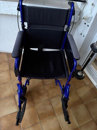 Silla de ruedas con cogín