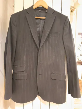 Blazer azul marino con raya diplomática