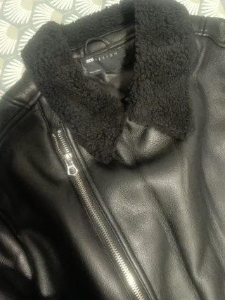 Cazadora efecto piel ASOS