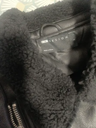 Cazadora efecto piel ASOS