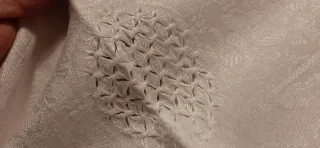 Pregiata tovaglietta in fiandra di lino ricamata