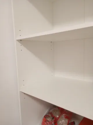 Vestidor blanco de madera..lo vendo por mudanza