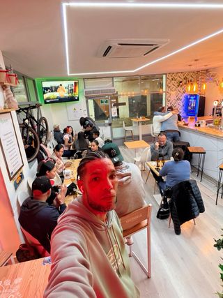 Bar restaurante en funcionamiento