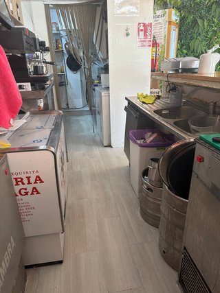Bar restaurante en funcionamiento