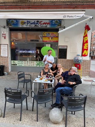 Bar restaurante en funcionamiento