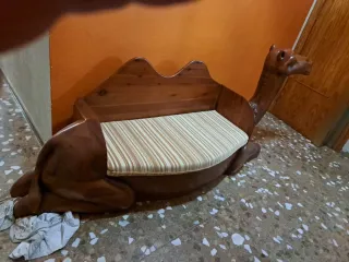 Sillón Camello Madera Maciza