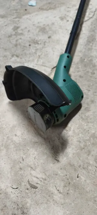 Cortabordes Eléctrico Bosch EasyGrassCut 23 + hilo