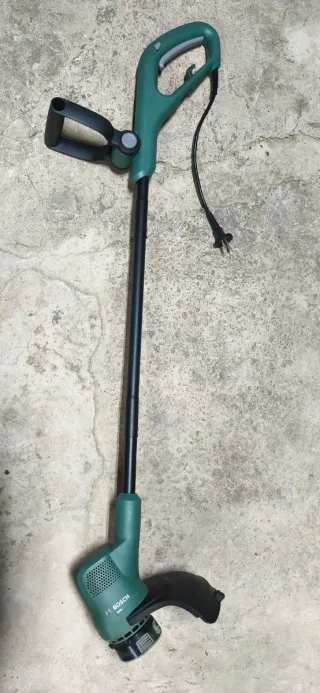 Cortabordes Eléctrico Bosch EasyGrassCut 23 + hilo