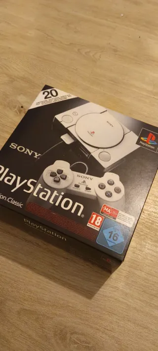 PlayStation Classic Sony Mando y Caja