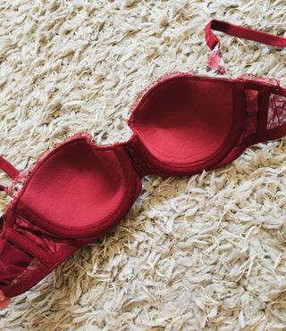 Sujetador 85B flores granate