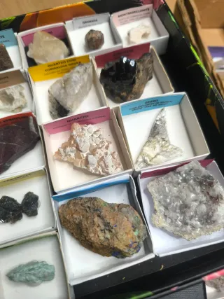 Conjunto 19 minerais