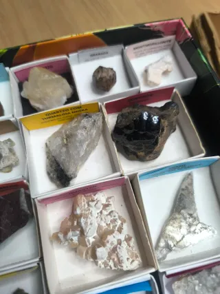 Conjunto 19 minerais